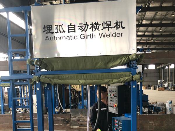 Máquina de soldadura de costura de tanques para solución de construcción de granjas de tanques en China
